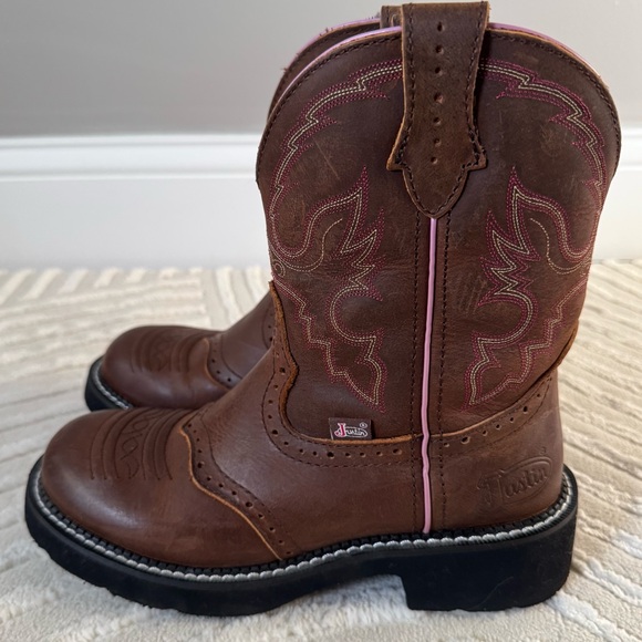 Justin Cowboy Boots - Picture 6 of 10